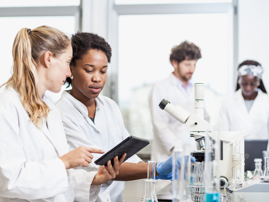 Female scientists working in a lab